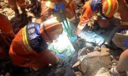 齐齐哈尔坍塌爆料事件视频,惊心动魄的现场直击